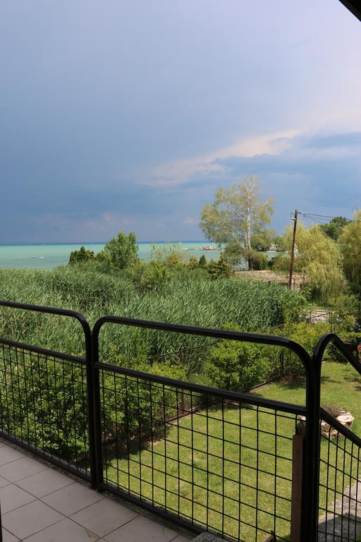 Nefelejcs Villa Zamárdi Exteriör bild