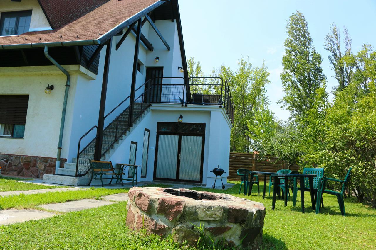 Nefelejcs Villa Zamárdi Exteriör bild
